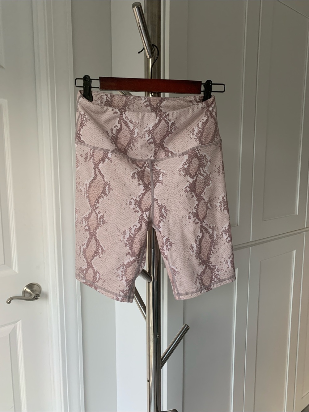 Varley Albury Light Snake-Print High-Rise Bike Shorts, Size M.